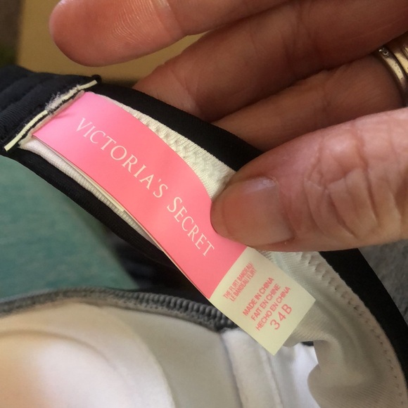 😎 🖤 VS Bikini 🖤 - Picture 7 of 10